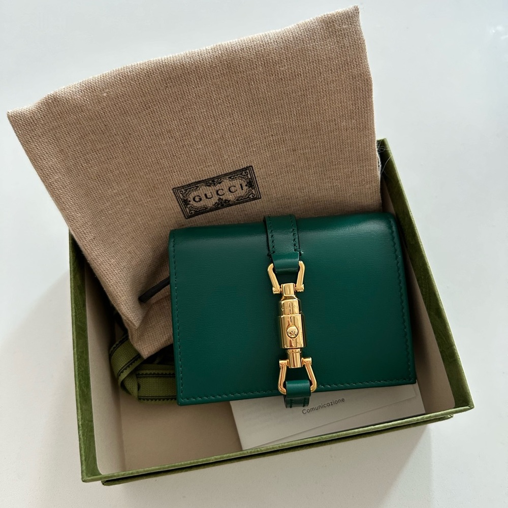 Authentic Gucci Jackie 1961 Compact Wallet in Green